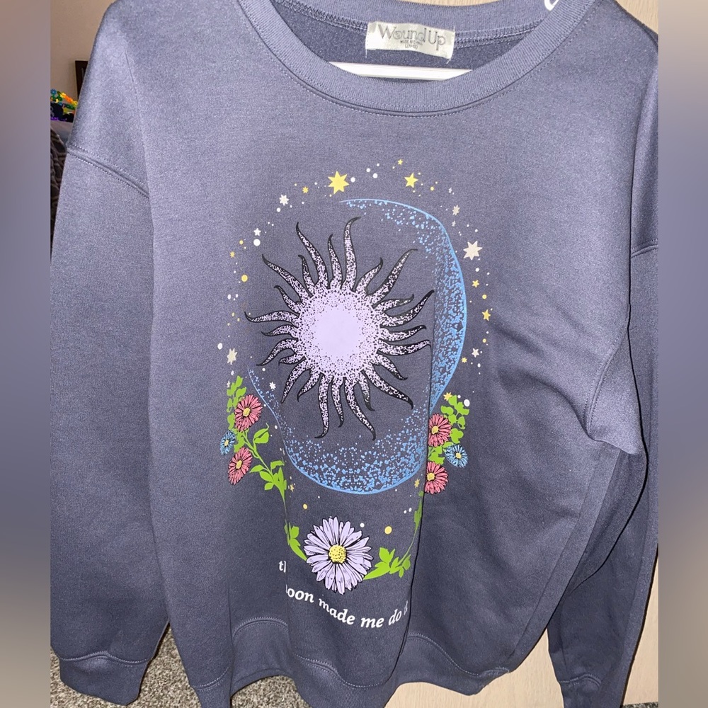 Sweatshirt